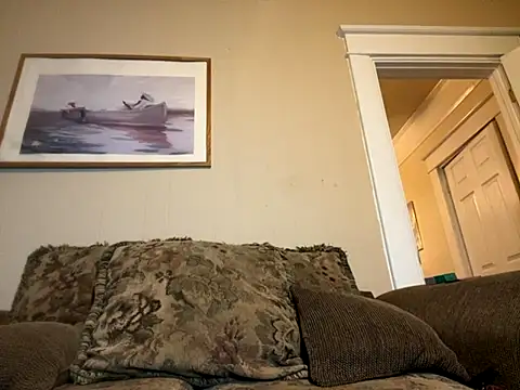 Makeyoucumallover online show from September 9, 2025, 6:23 am