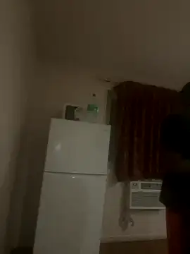 Makeyoucumallover online show from September 26, 2025, 7:37 am