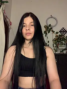 Snapshot of Estefani_32 chatting on July 1, 2026, 6:41 pm Estefani 32 online show from July 1, 2026, 6:41 pm