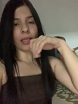 Snapshot of Estefani_32 chatting on August 2, 2026, 2:54 am Estefani 32 online show from August 2, 2026, 2:54 am