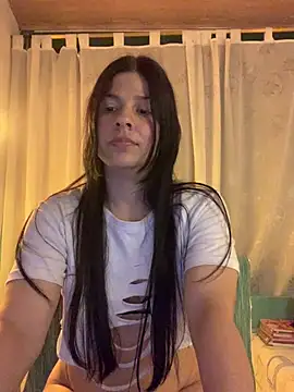 Estefani 32 online show from June 6, 2026, 1:33 am