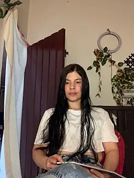 Snapshot of Estefani_32 chatting on June 30, 2026, 3:56 pm Estefani 32 online show from June 30, 2026, 3:56 pm