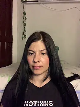 Estefani 32 online show from June 18, 2026, 7:30 pm