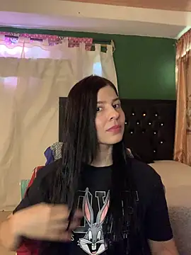 Snapshot of Estefani_32 chatting on July 26, 2026, 7:21 pm Estefani 32 online show from July 26, 2026, 7:21 pm