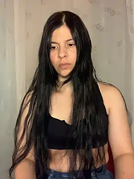 Snapshot of Estefani_32 chatting on June 27, 2026, 8:59 pm Estefani 32 online show from June 27, 2026, 8:59 pm