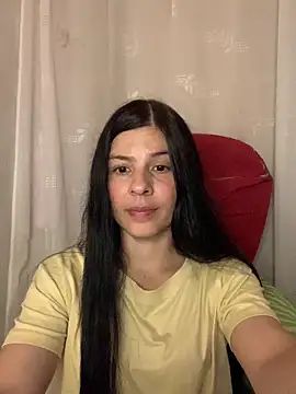 Snapshot of Estefani_32 chatting on June 23, 2026, 12:41 am Estefani 32 online show from June 23, 2026, 12:41 am