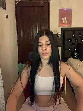 Snapshot of Estefani_32 chatting on July 23, 2026, 1:58 am Estefani 32 online show from July 23, 2026, 1:58 am
