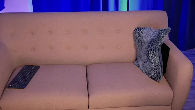 Liam V online show from September 30, 2025, 2:39 am