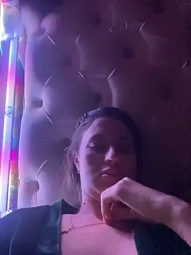 Flossy Vettie online show from November 6, 2025, 7:07 pm