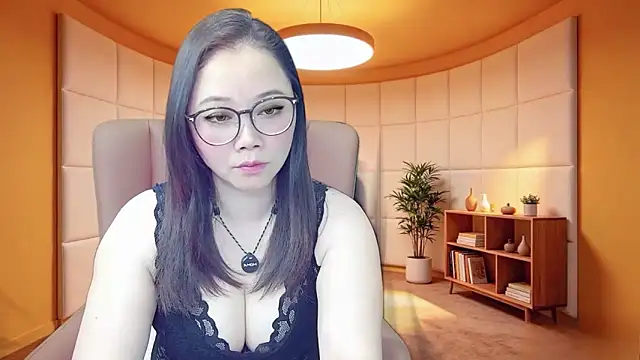 Giuliam online show from June 3, 2026, 2:12 am