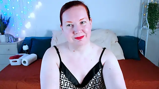 GoddessLara online show from December 19, 2025, 8:33 pm