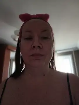 Snapshot of GoddessLara chatting on April 13, 2026, 1:53 am GoddessLara online show from April 13, 2026, 1:53 am