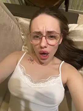 Lisaaan online show from October 8, 2025, 11:16 pm