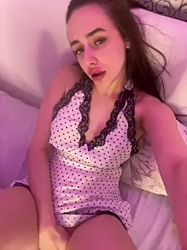 Lisaaan online show from October 4, 2025, 2:18 pm