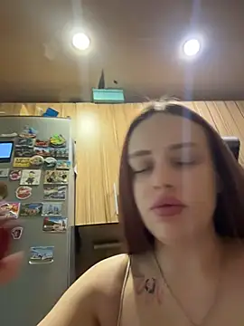 Snapshot of Lisaaan chatting on July 3, 2026, 12:44 pm Lisaaan online show from July 3, 2026, 12:44 pm
