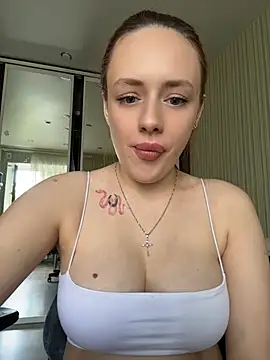 Snapshot of Lisaaan chatting on July 13, 2026, 10:47 am Lisaaan online show from July 13, 2026, 10:47 am
