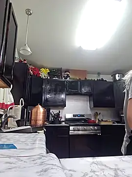 Snapshot of ScarletCallings420 chatting on December 21, 2024, 2:30 am ScarletCallings420 online show from December 21, 2024, 2:30 am