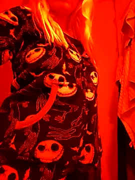 Snapshot of ScarletCallings420 chatting on November 23, 2025, 1:43 pm ScarletCallings420 online show from November 23, 2025, 1:43 pm