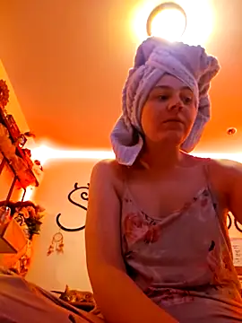 Snapshot of ScarletCallings420 chatting on November 24, 2025, 9:26 pm ScarletCallings420 online show from November 24, 2025, 9:26 pm