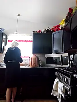 Snapshot of ScarletCallings420 chatting on November 8, 2025, 7:28 pm ScarletCallings420 online show from November 8, 2025, 7:28 pm