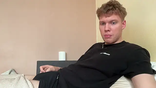 sexybooii6968 online show from October 21, 2025, 12:59 pm