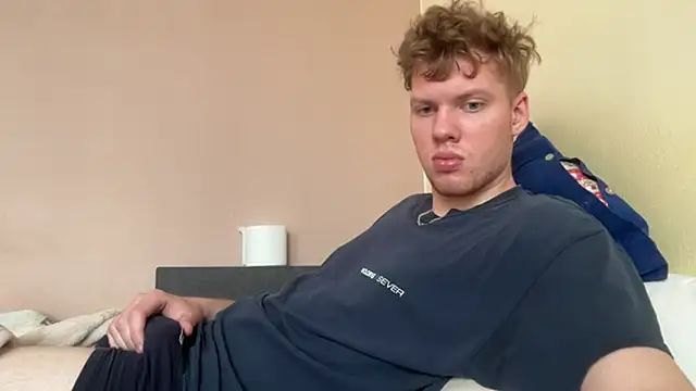 sexybooii6968 online show from October 29, 2025, 12:48 pm