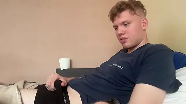 sexybooii6968 online show from October 7, 2025, 1:01 pm