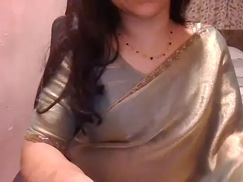 Snapshot of Pinky_4 chatting on July 4, 2026, 8:13 pm Pinky 4 online show from July 4, 2026, 8:13 pm