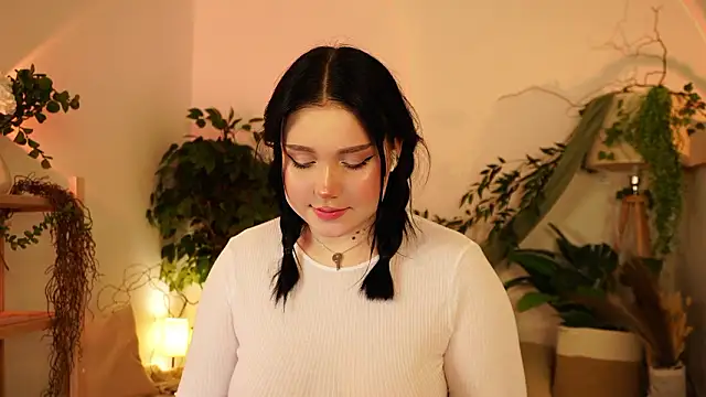 Snapshot of ScarletBlaze chatting on March 19, 2026, 5:57 pm ScarletBlaze online show from March 19, 2026, 5:57 pm