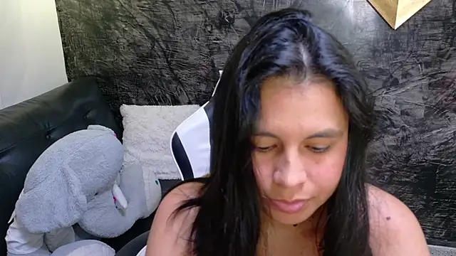 Snapshot of olivia_love_ chatting on July 2, 2026, 12:44 am olivia love online show from July 2, 2026, 12:44 am