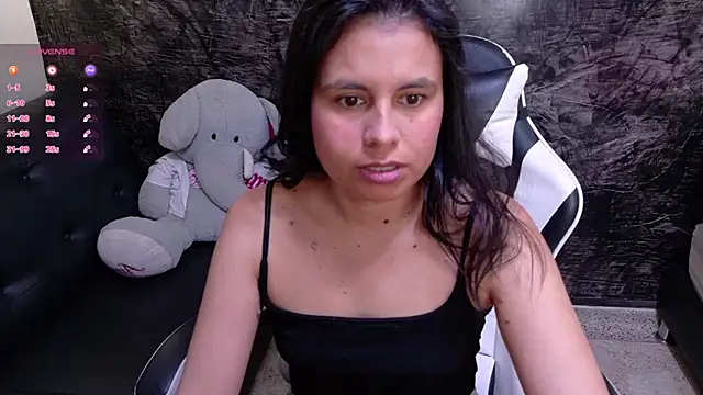 Snapshot of olivia_love_ chatting on July 14, 2026, 6:25 pm olivia love online show from July 14, 2026, 6:25 pm