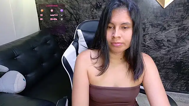 olivia love  online show from June 18, 2026, 9:31 pm
