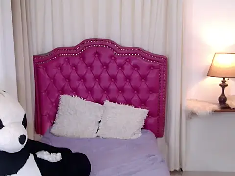 DreamLADYBOY online show from October 5, 2025, 10:33 pm