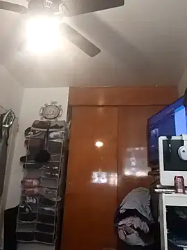 Snapshot of BIG-CkD_F chatting on September 19, 2025, 4:33 pm BIG-CkD F online show from September 19, 2025, 4:33 pm