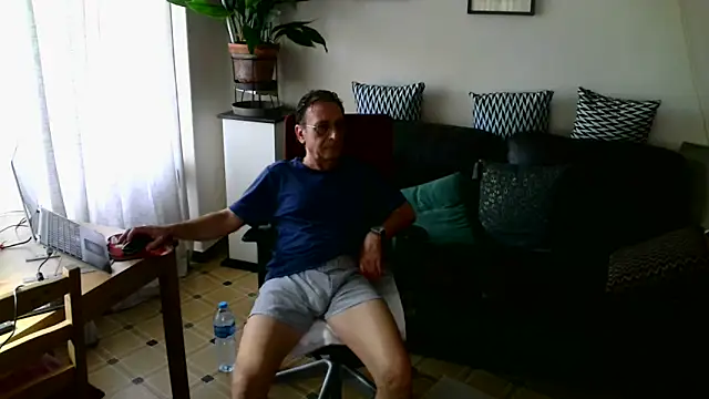 HETEREOMAN online show from September 28, 2025, 4:36 pm