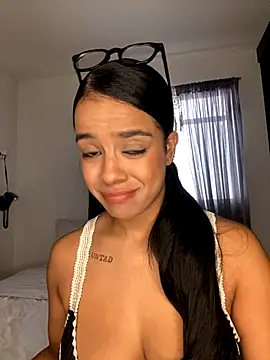 trianawhite online show from September 17, 2025, 3:14 pm