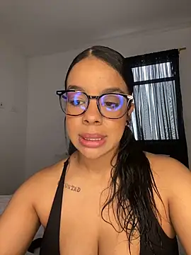 Snapshot of trianawhite chatting on June 30, 2026, 3:45 pm trianawhite online show from June 30, 2026, 3:45 pm