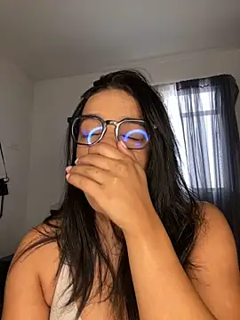 trianawhite online show from September 29, 2025, 3:28 pm