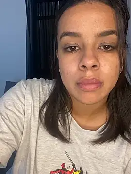 trianawhite online show from March 4, 2025, 9:43 pm