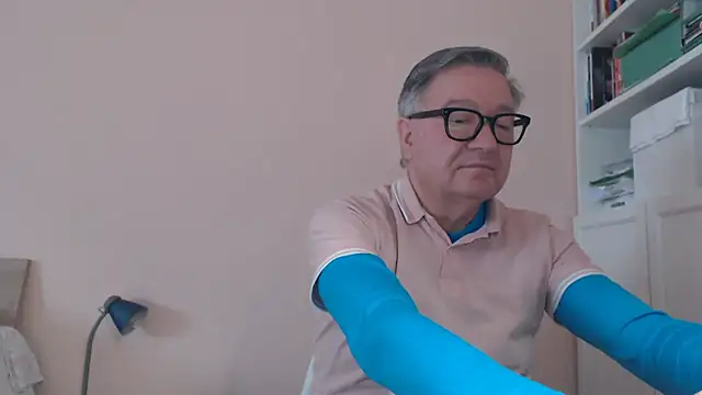 YOU6me online show from January 18, 2026, 8:40 am