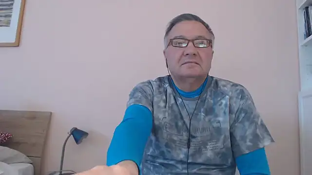 YOU6me online show from October 4, 2025, 2:40 pm