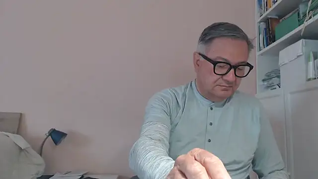 YOU6me online show from May 6, 2026, 7:34 am