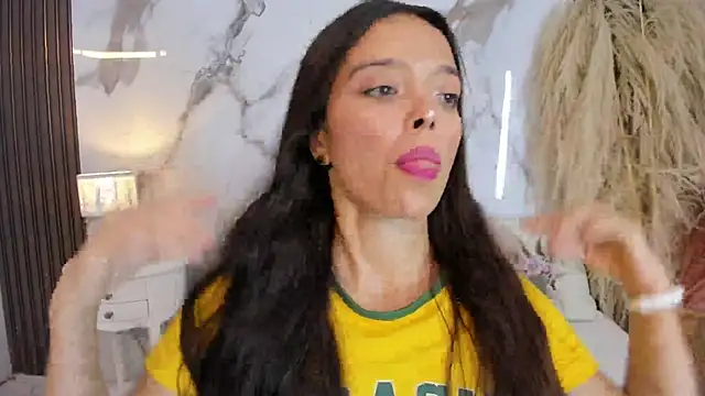 hannahill69 online show from June 13, 2026, 7:45 pm
