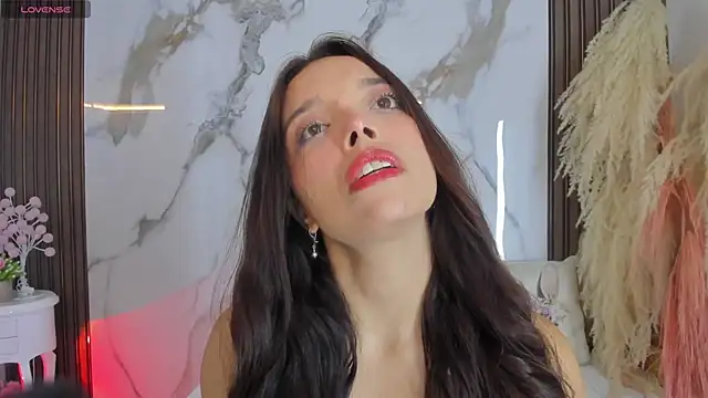 hannahill69 online show from September 15, 2025, 4:35 am