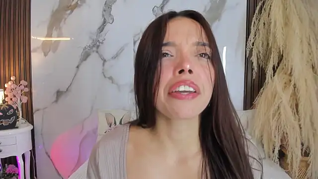 hannahill69 online show from October 11, 2025, 4:46 am