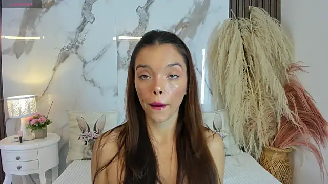 hannahill69 online show from June 11, 2026, 5:04 am
