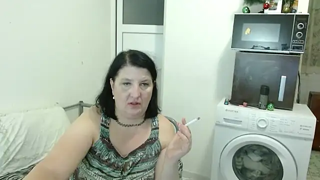 RidemerafSuzana online show from February 25, 2025, 5:19 pm