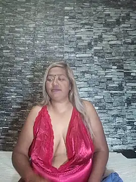 Snapshot of Mammabear_4u chatting on February 21, 2026, 9:50 pm Mammabear 4u online show from February 21, 2026, 9:50 pm