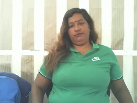 Snapshot of Mammabear_4u chatting on January 2, 2025, 9:43 am Mammabear 4u online show from January 2, 2025, 9:43 am