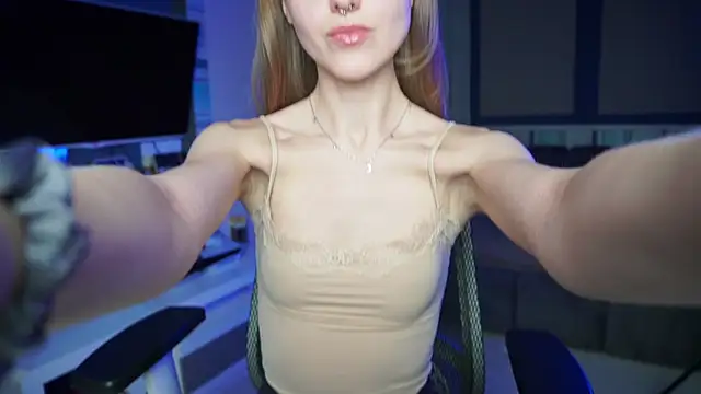 CassiaBlade1 online show from November 19, 2025, 4:29 pm